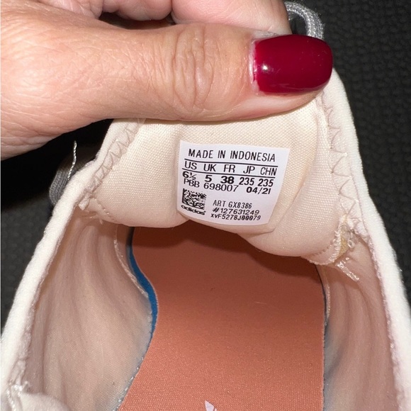 Adidas women's swift run sneakers size 6.5 - worn 1x - Picture 5 of 6